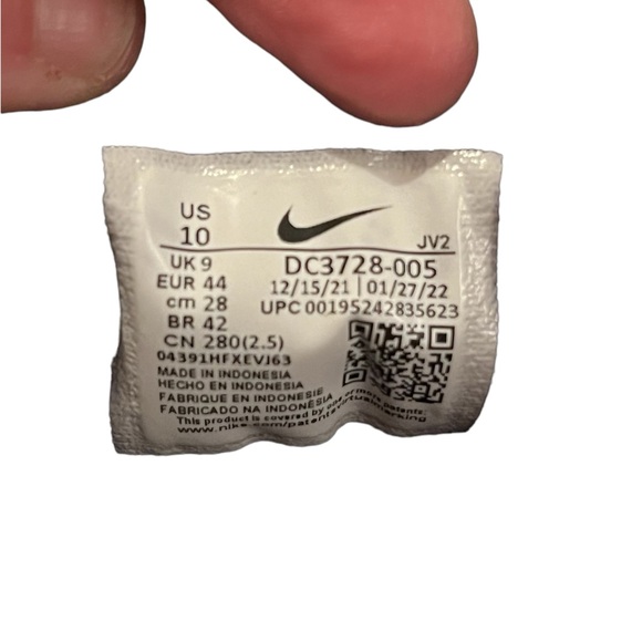 NIKE REVOLUTION brand tennis shoes. Size 10. Gently worn. - Picture 7 of 7